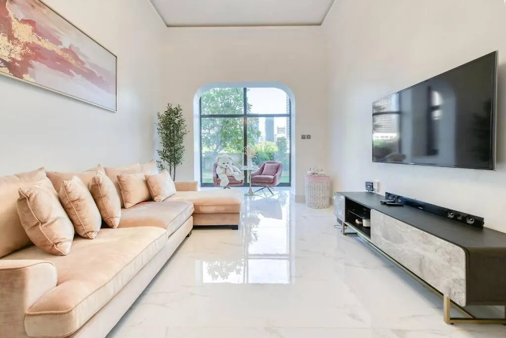 Downtown Beautiful 1Bed With Outdoor Garden Apartamento Dubai
