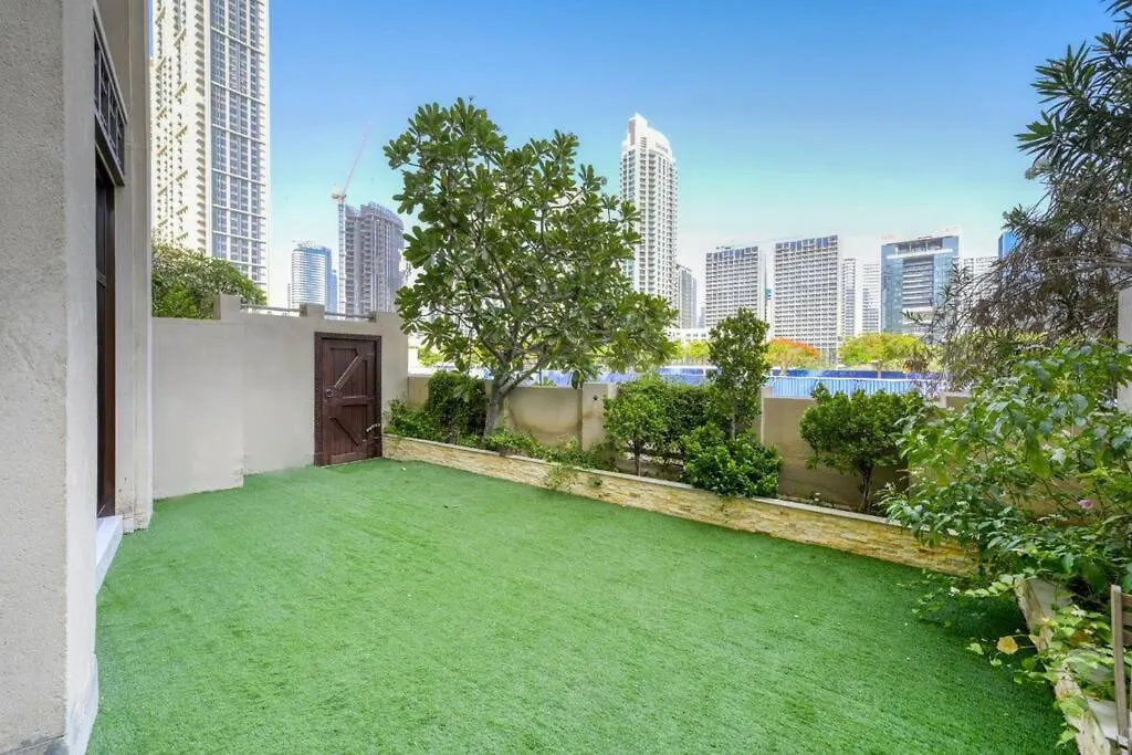Downtown Beautiful 1Bed With Outdoor Garden Apartamento Dubai