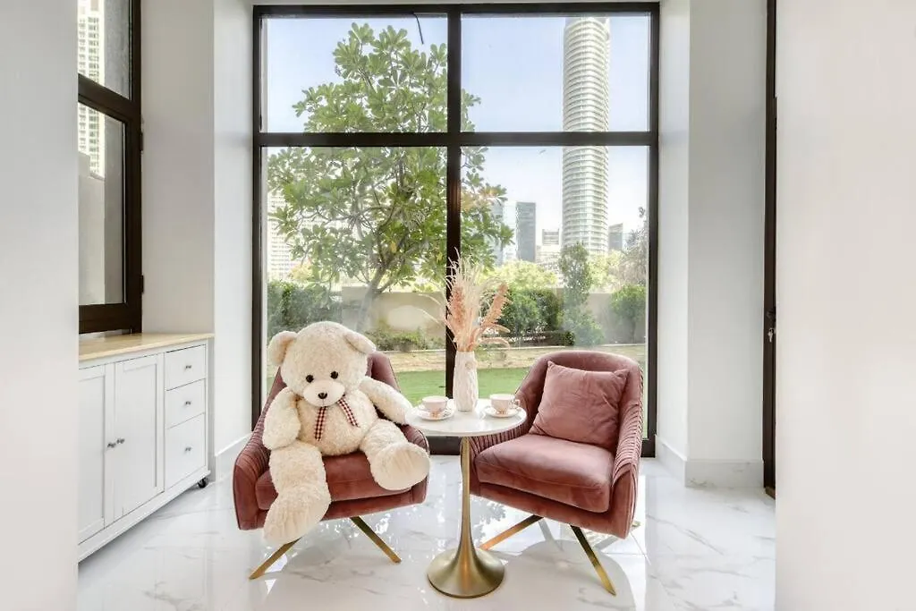 Downtown Beautiful 1Bed With Outdoor Garden Apartment Dubai