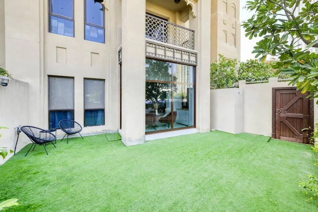 Downtown Beautiful 1Bed With Outdoor Garden Apartment Dubai